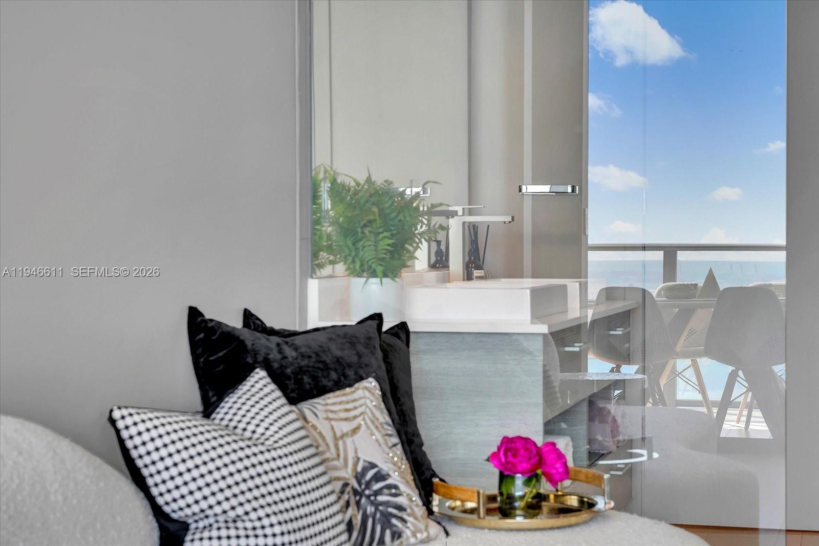 PARAISO BAY CONDO - Residential