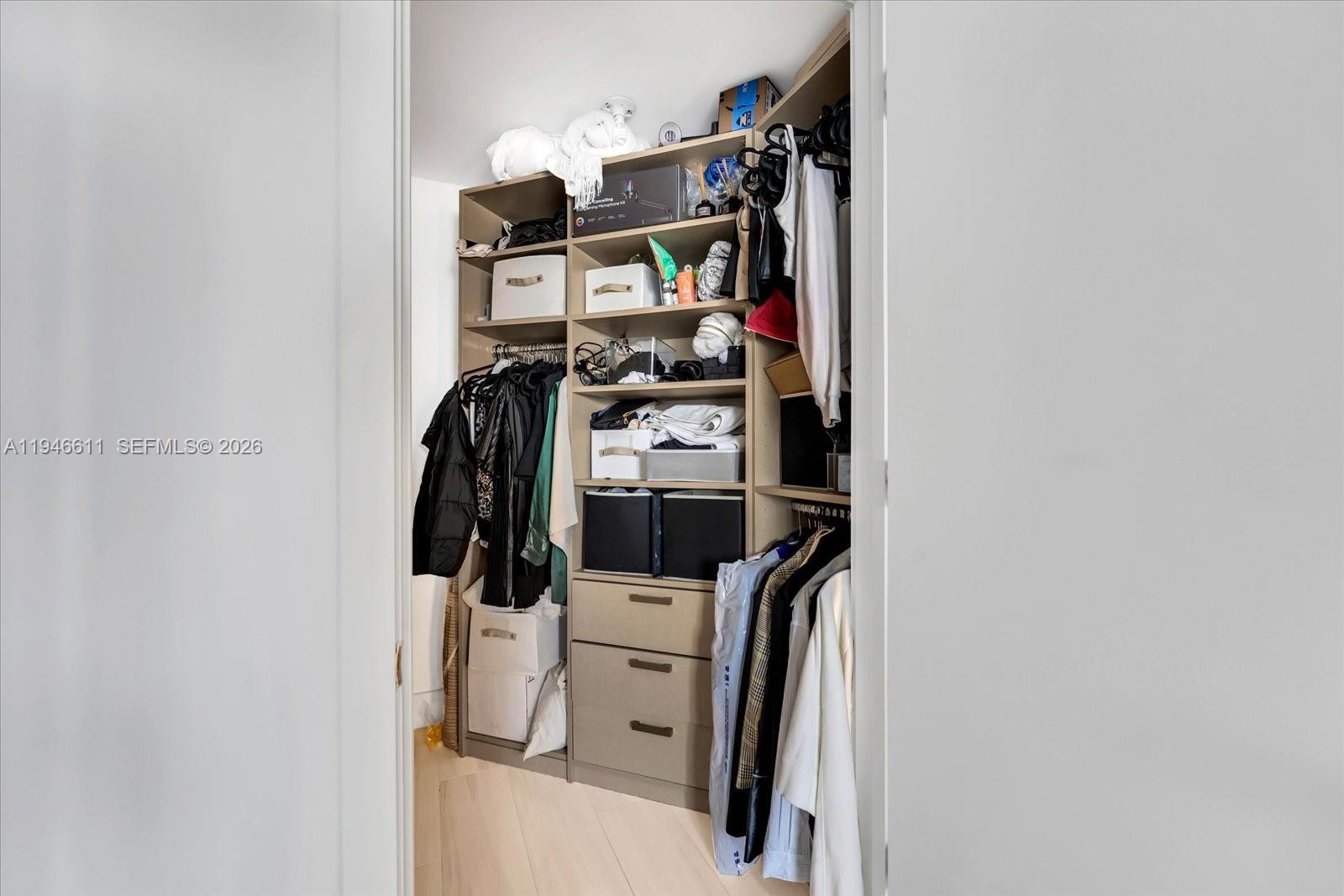 PARAISO BAY CONDO - Residential