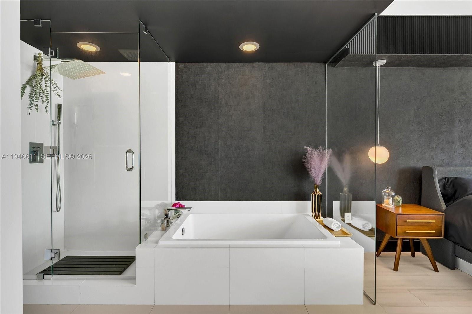 PARAISO BAY CONDO - Residential