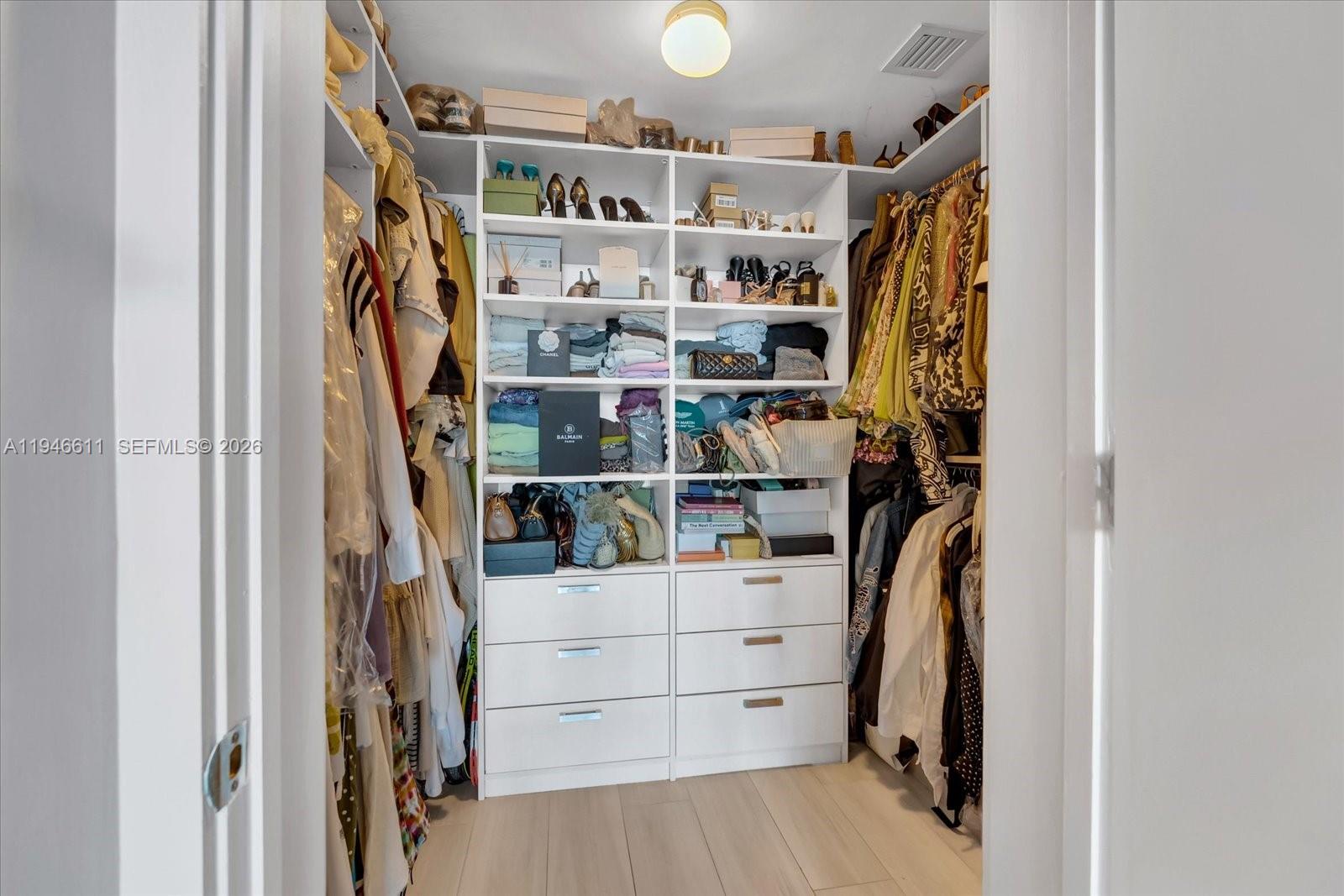 PARAISO BAY CONDO - Residential