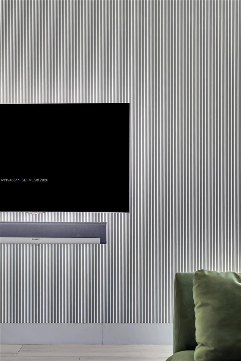 PARAISO BAY CONDO - Residential