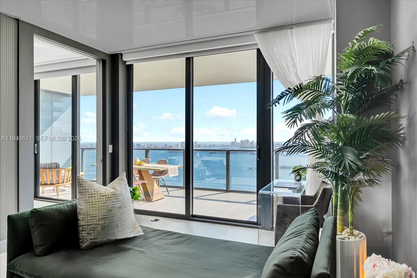 PARAISO BAY CONDO - Residential