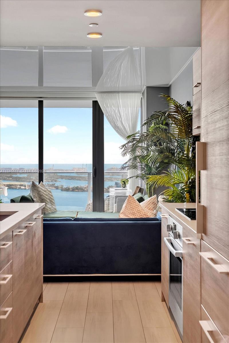 PARAISO BAY CONDO - Residential