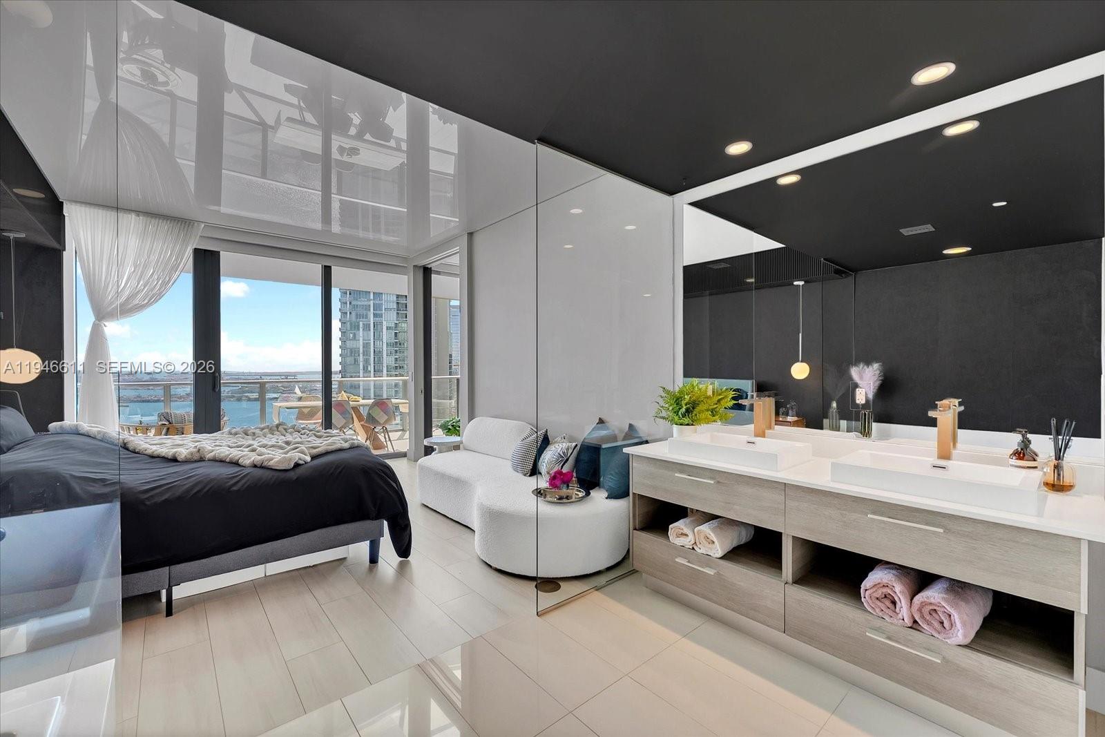 PARAISO BAY CONDO - Residential