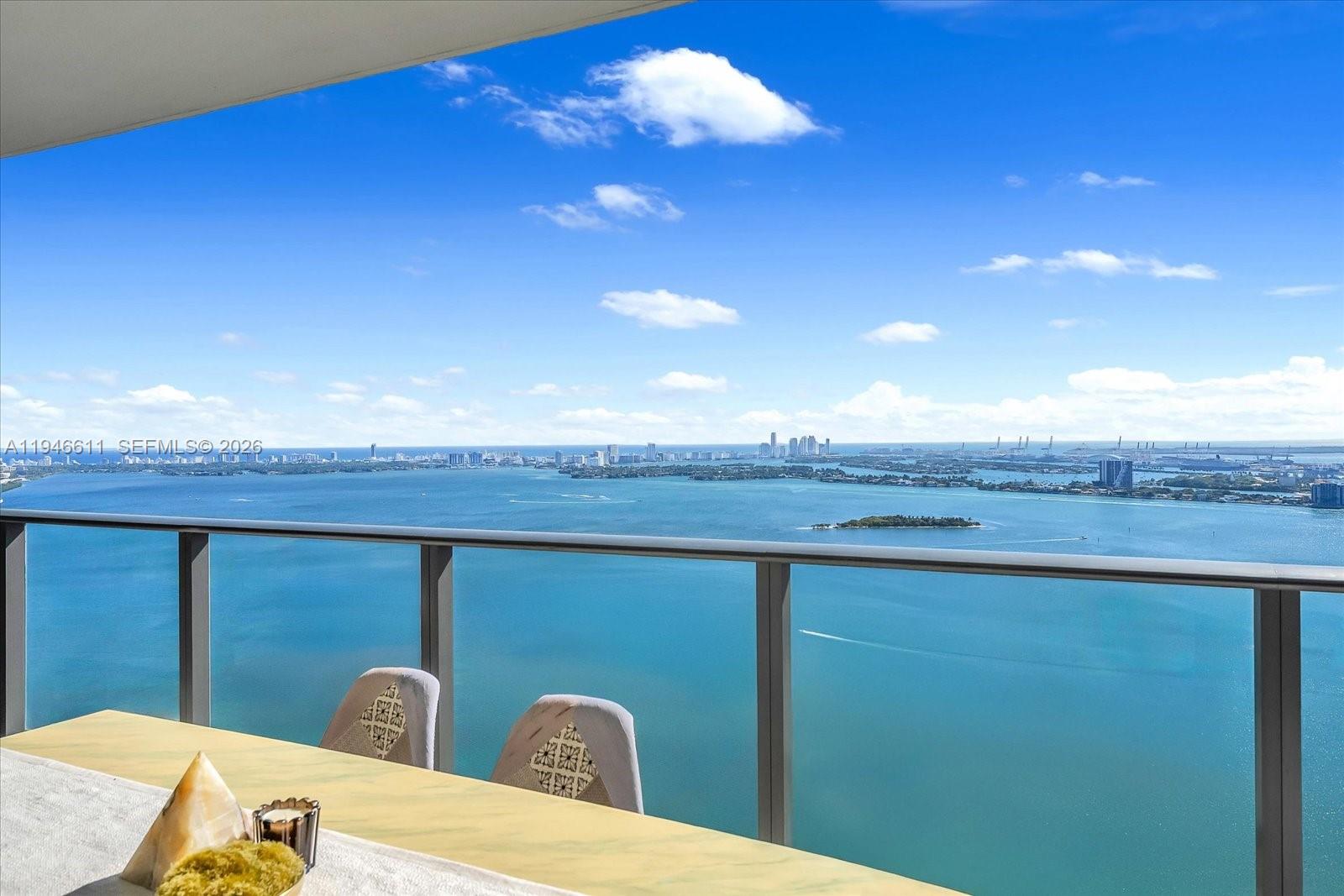 PARAISO BAY CONDO - Residential