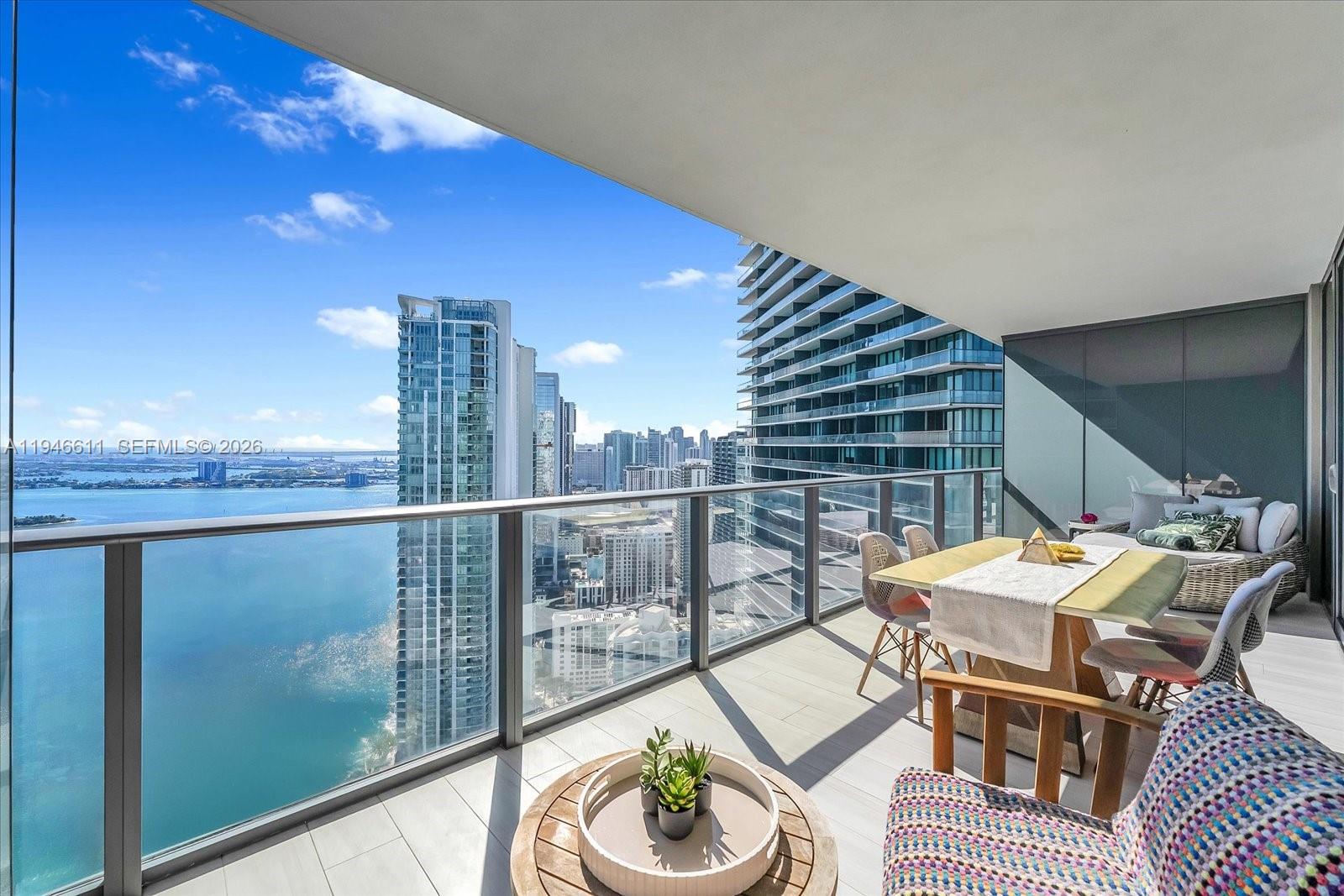 PARAISO BAY CONDO - Residential