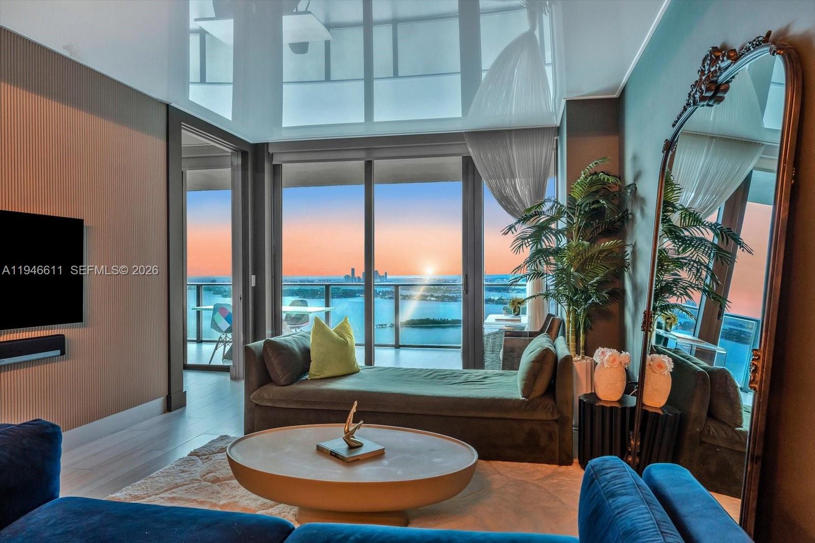 PARAISO BAY CONDO - Residential
