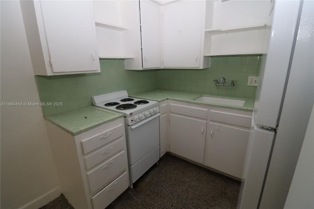 Photo of 1139 NE 10th Ave #1, Fort Lauderdale, FL 33304 (MLS # A11884456)