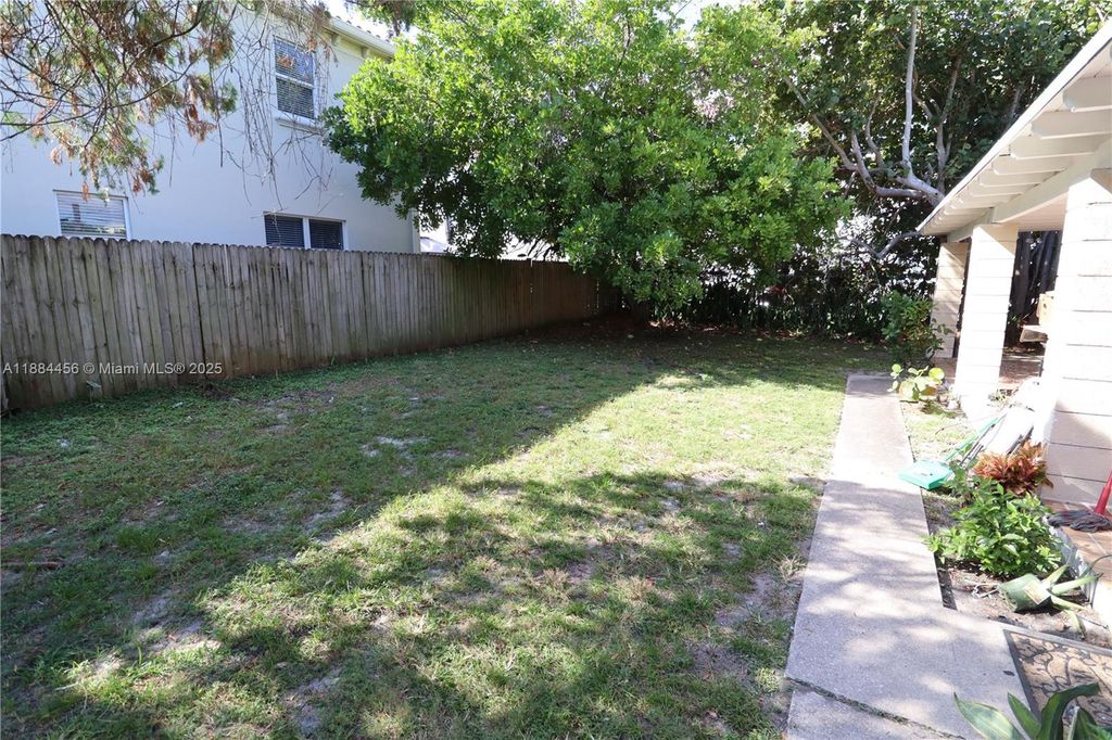 Photo of 1139 NE 10th Ave #1, Fort Lauderdale, FL 33304 (MLS # A11884456)