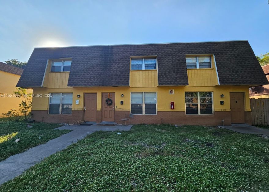No HOA. Excellent investment property, rented for $9,311 USD/month ($111,732 USD/year). Triplex with three 3-bedroom, 1.5-bath units, each with a private fenced patio. All units include their own washer and dryer, separate electric and water meters, and ample parking.
Roof 2022, HVAC is year 2025 (on unit 2311 and unit 2315)
**Unit 2311: Rented for $3,119 USD (Renewal: 08/31/26), 
**Unit 2313: Rented for $3,035 USD (Renewal: 03/31/26),
**Unit 2315: Rented for $3,157 USD (Renewal: 09/30/26).
Potential rent based on Section 8 Broward County payment standards: $3,165 USD per unit ($9,495 USD/month, $113,940 USD/year).
Exclusive Incentive: Save 1 point on your rate with my preferred lender (example: 6% will lower to 5%). Primary buyers enjoy free appraisal and fully covered mortgage insurance—no first-time buyer requirement! The current management company can be facilitated.