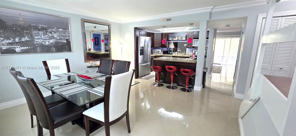 listing image 0