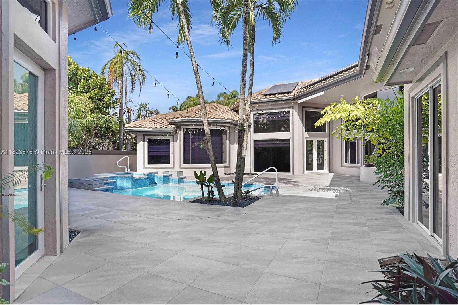 6595 NW 32nd Terrace, Boca Raton, FL, 33496/$2,250,000 2 6595 NW 32nd Terrace