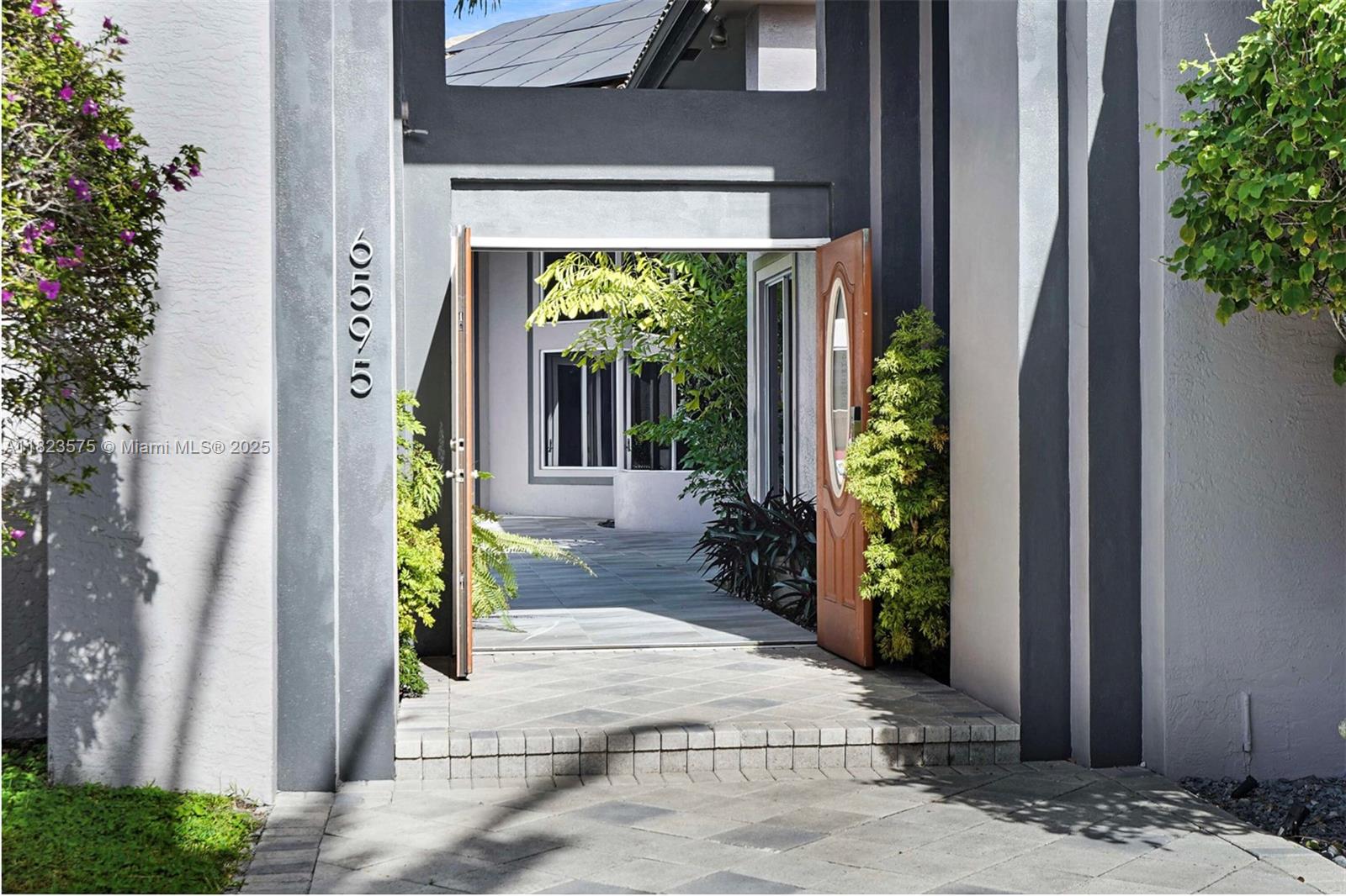 6595 NW 32nd Terrace, Boca Raton, FL, 33496/$2,250,000 1 6595 NW 32nd Terrace