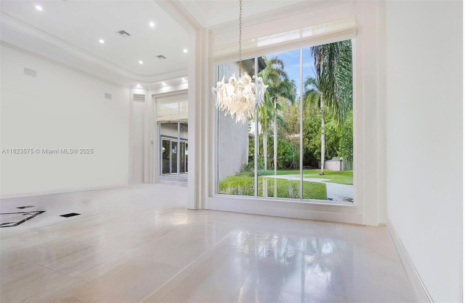 6595 NW 32nd Terrace, Boca Raton, FL, 33496/$2,250,000 4 6595 NW 32nd Terrace
