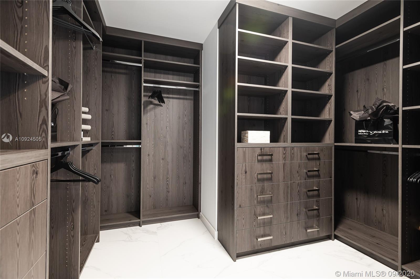 Auberge Beach Residences - Residential