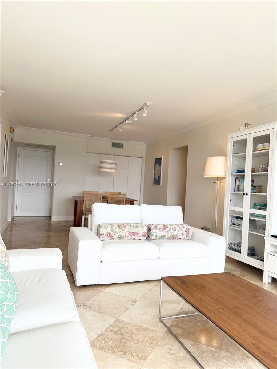 AVENTURA ELDORADO CONDO - Residential Lease