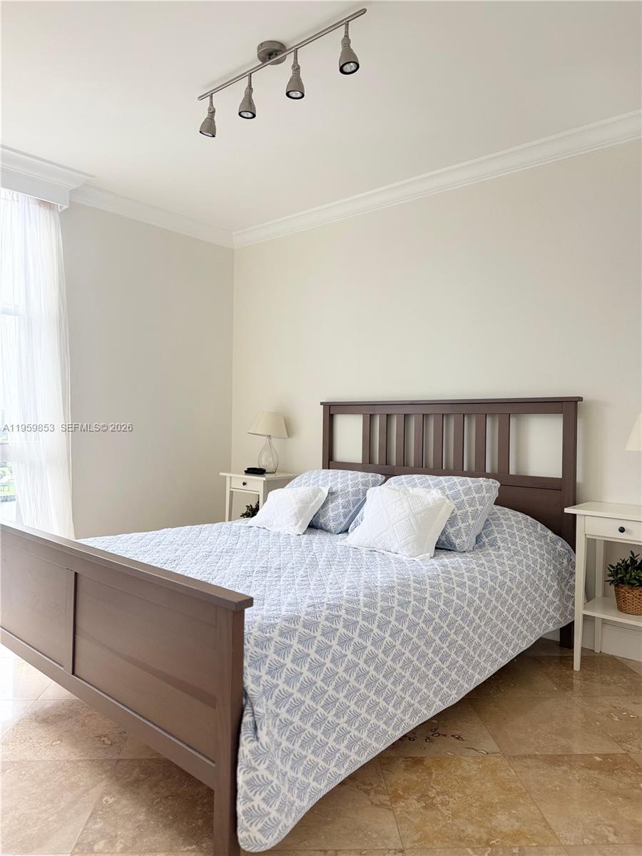 AVENTURA ELDORADO CONDO - Residential Lease