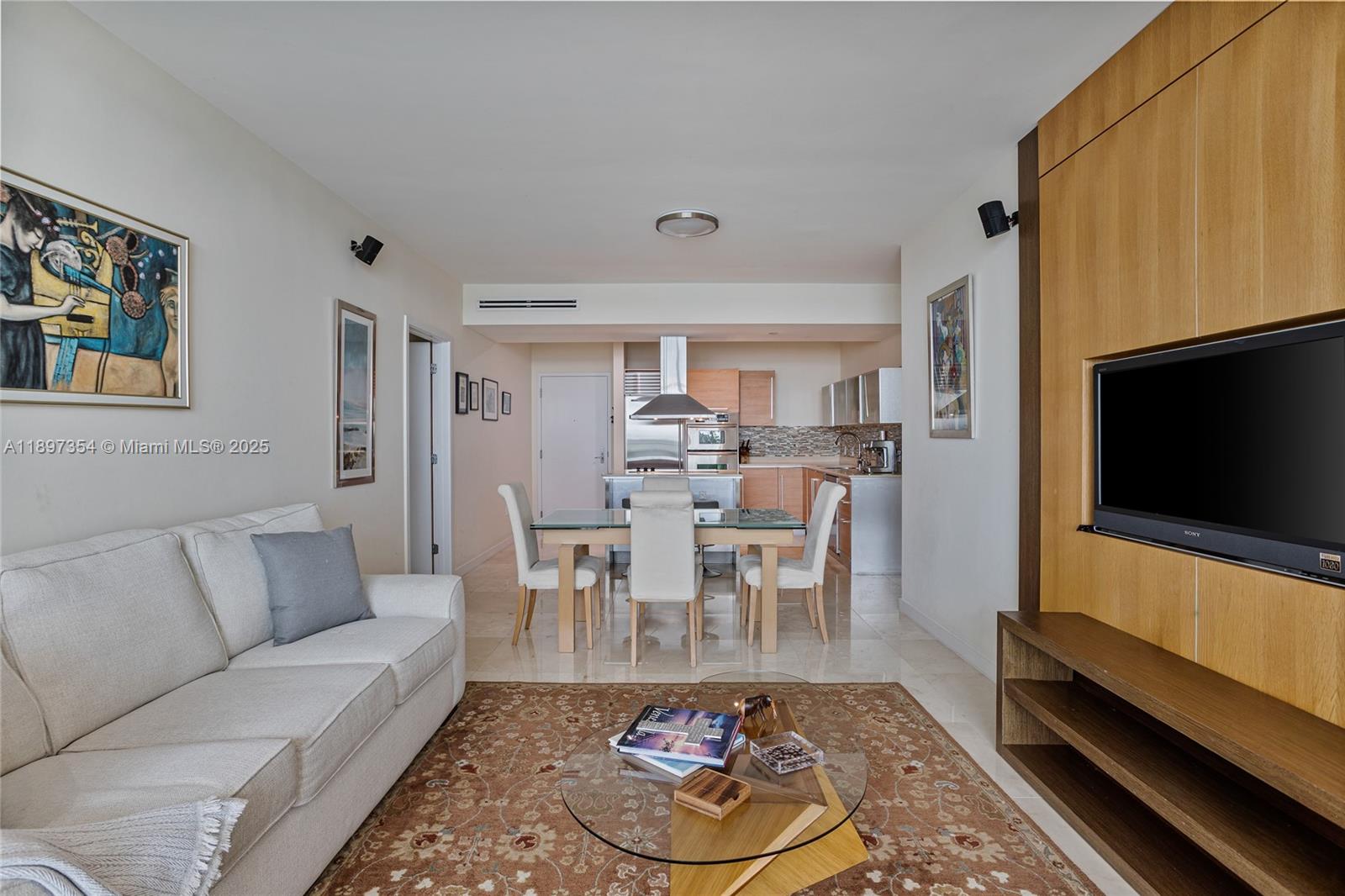 218 SE 14th St 2105