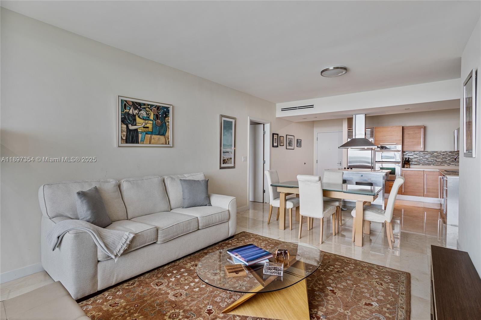 218 SE 14th St 2105