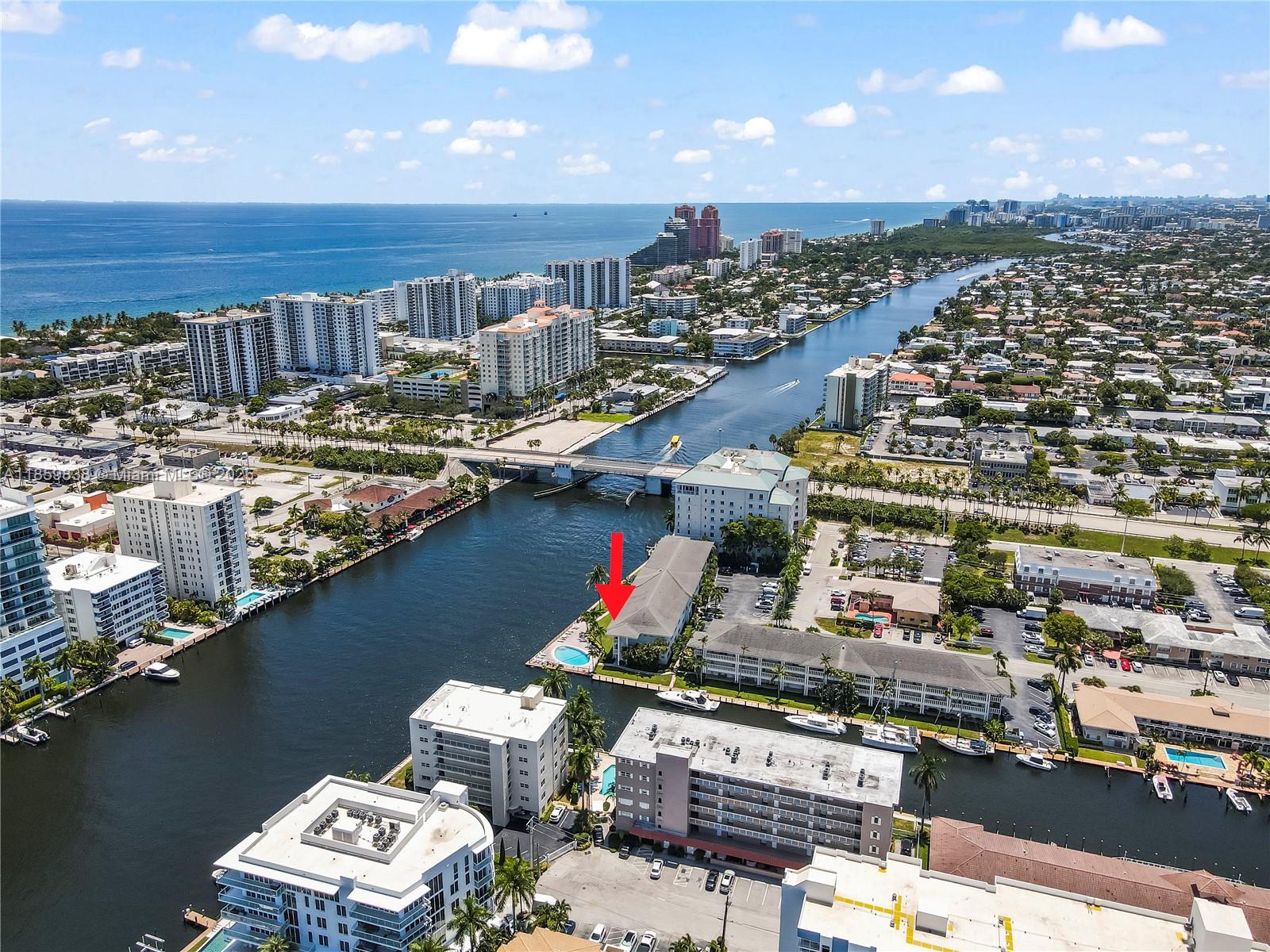 WATERSIDE ON THE INTRACOA - Residential