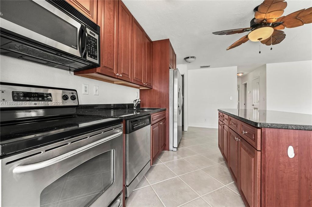 Photo of 2895 NE 32nd St #110, Fort Lauderdale, FL 33306 (MLS # A11859838)