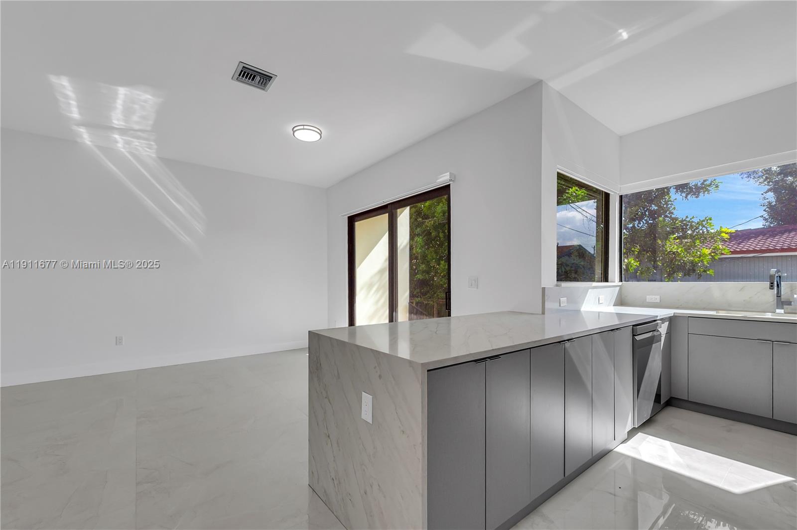 DIXIE PARK - Residential Income