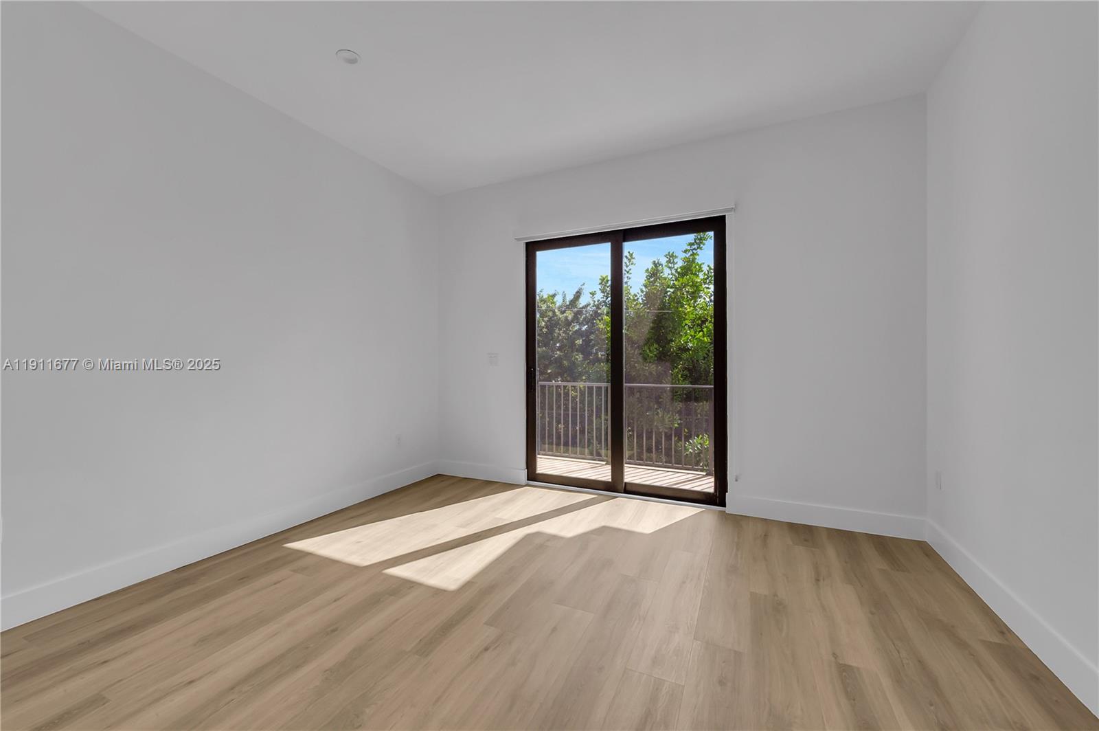 DIXIE PARK - Residential Income