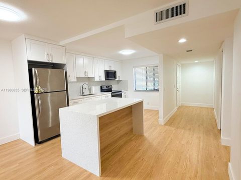 440 S Lake view dr 102 Fort Lauderdale FL 33326