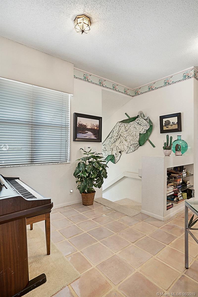 ENCINO AT GRAND PALMS CON - Residential