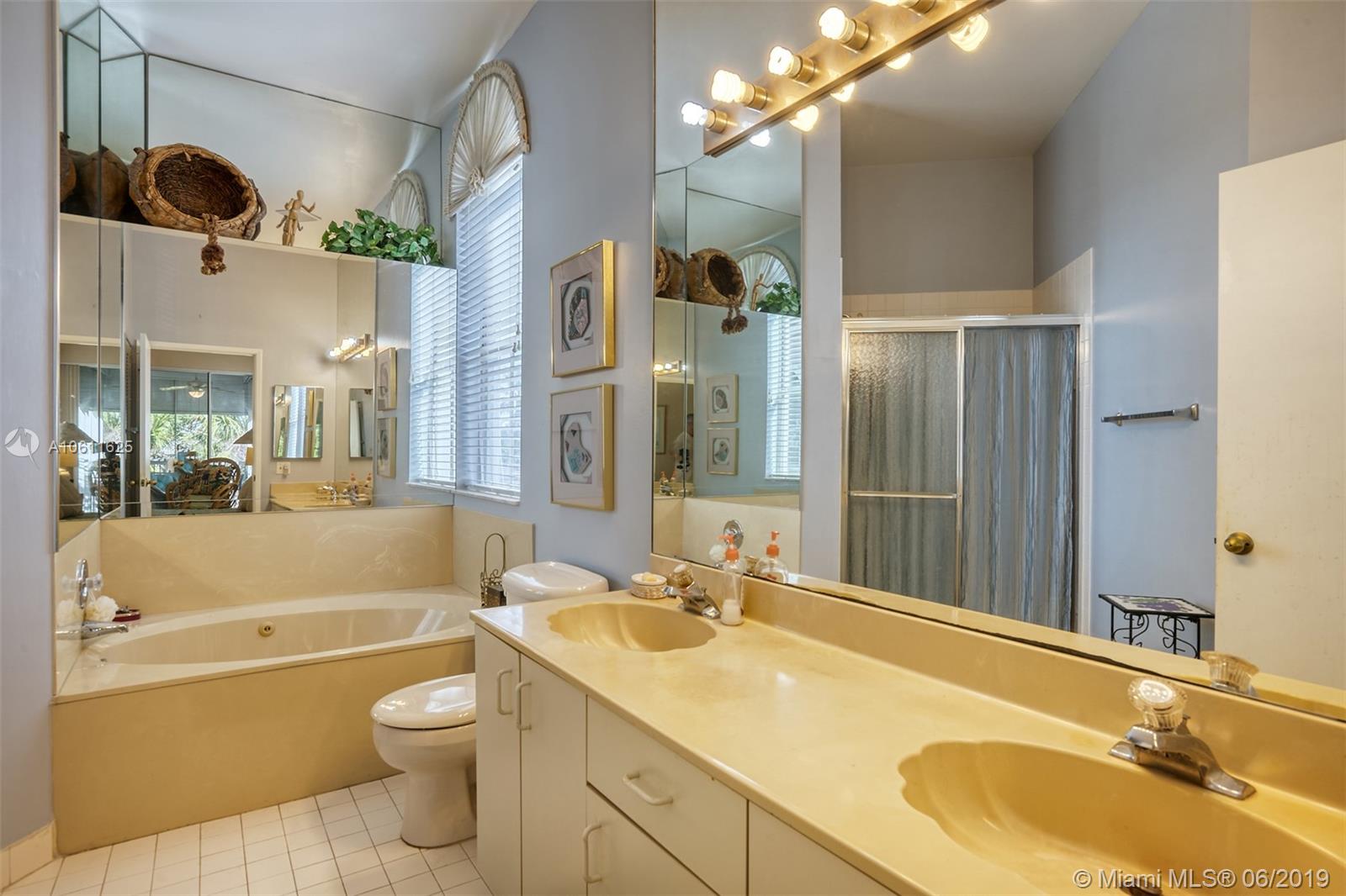 ENCINO AT GRAND PALMS CON - Residential