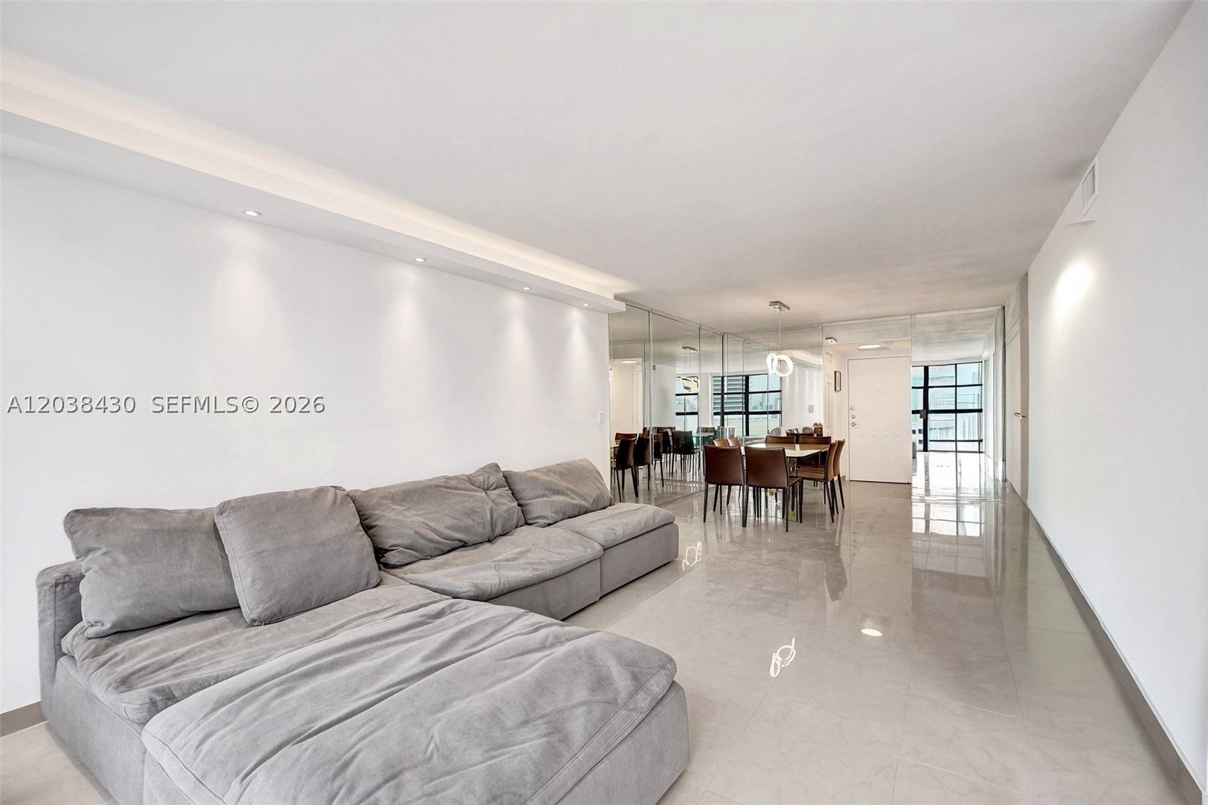 400 Leslie Dr 1022