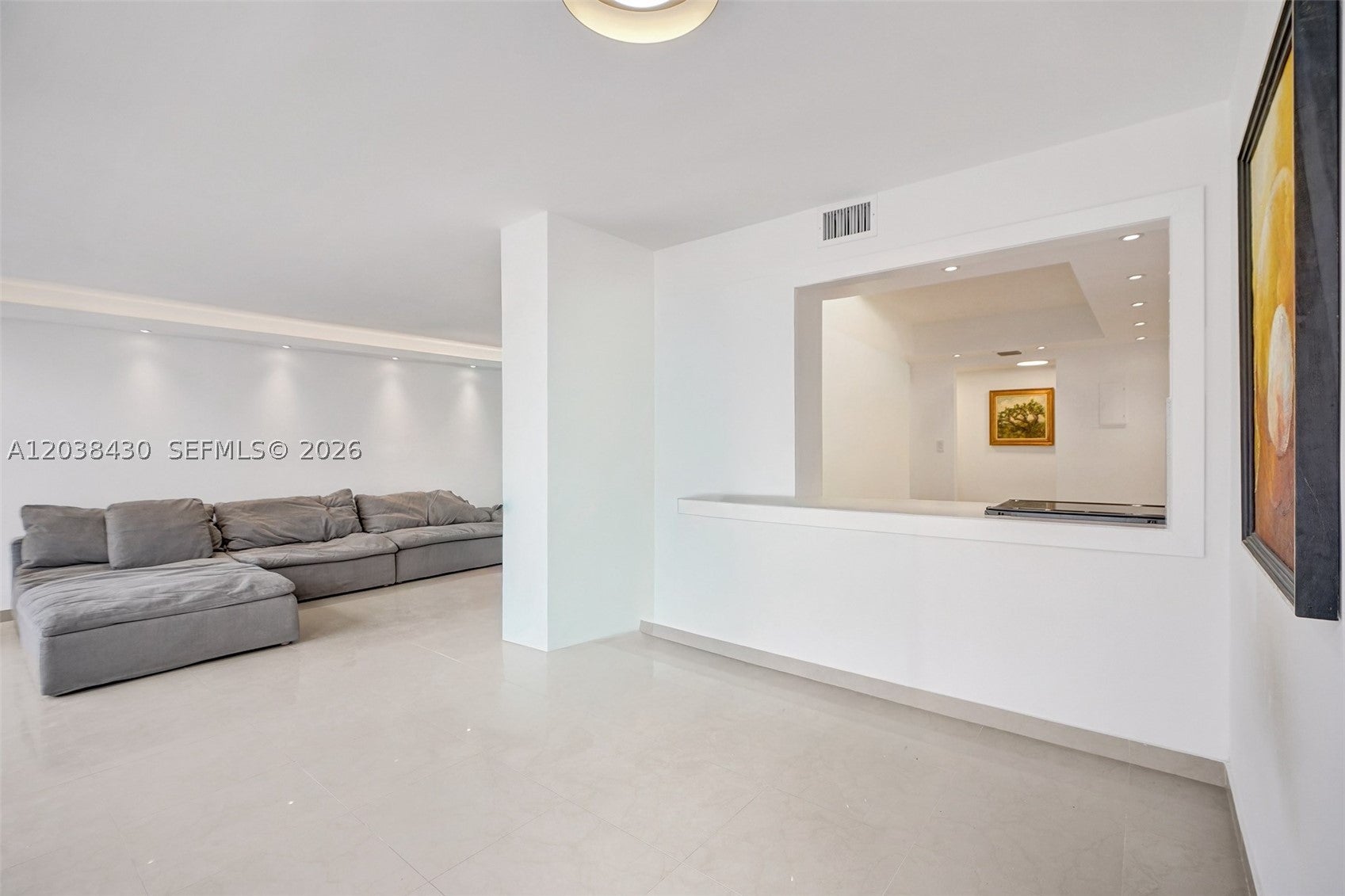 400 Leslie Dr 1022