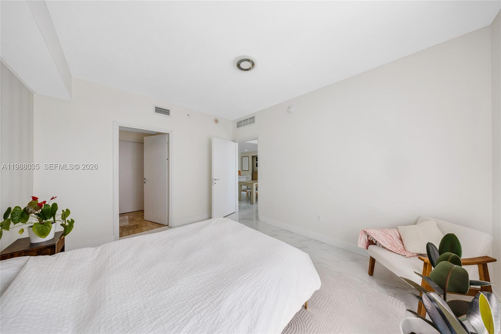 MET 1 CONDO - Residential