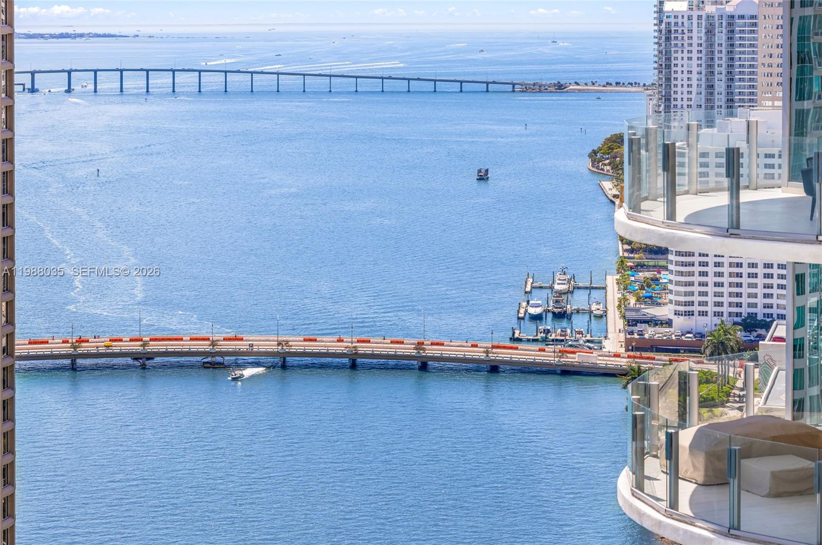 MET 1 CONDO - Residential