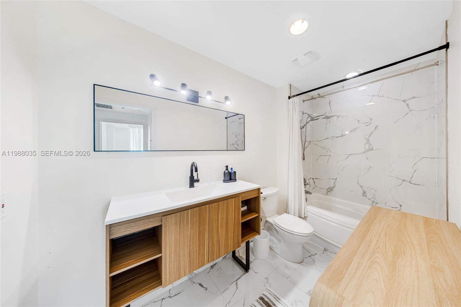 MET 1 CONDO - Residential