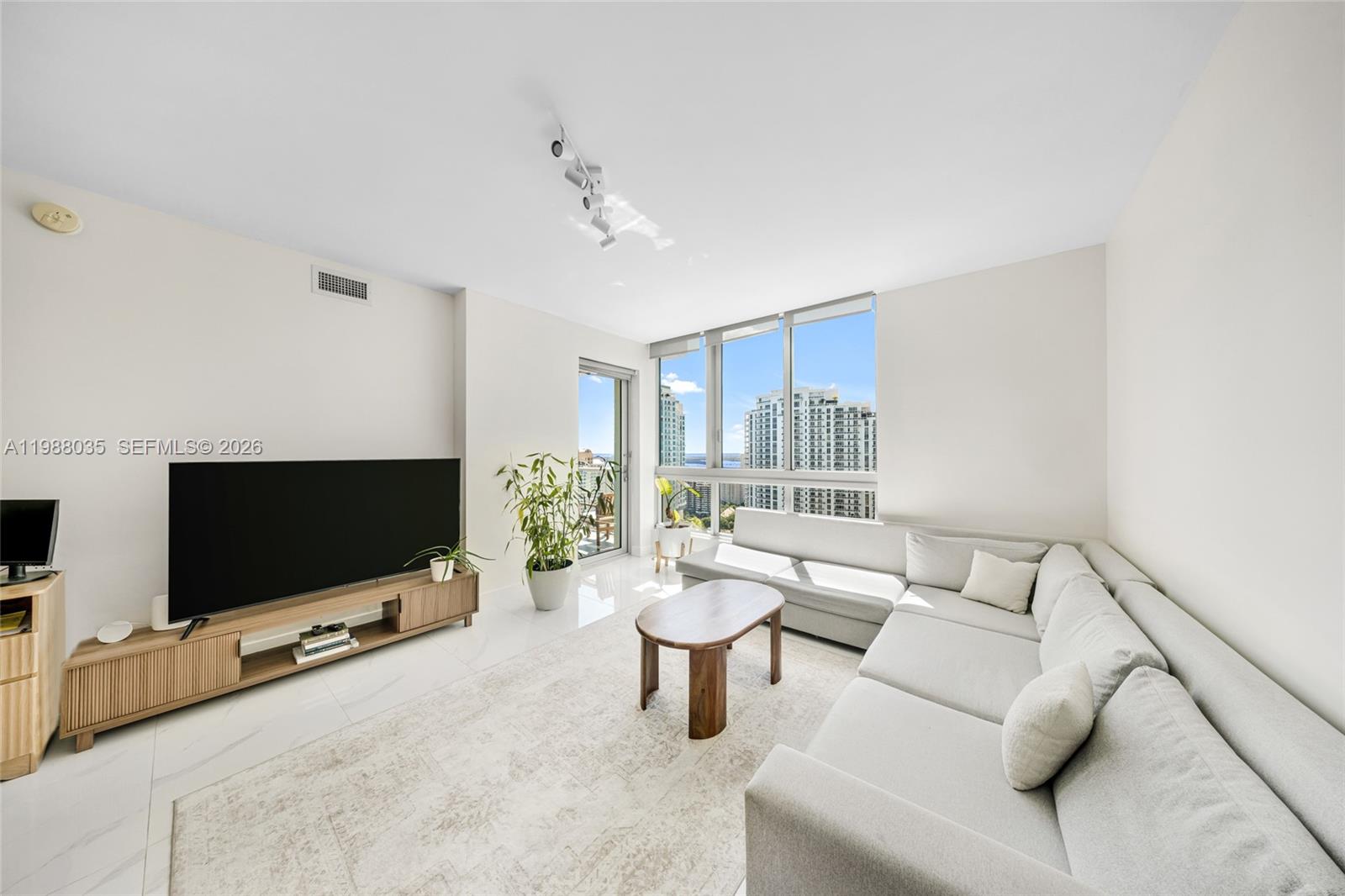 MET 1 CONDO - Residential