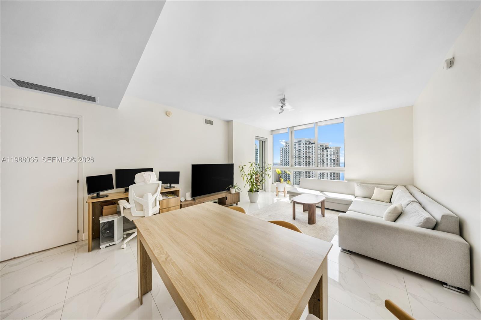 MET 1 CONDO - Residential