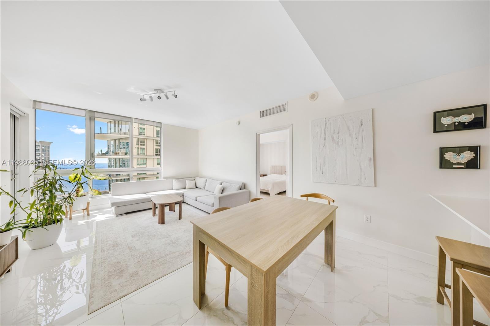 MET 1 CONDO - Residential