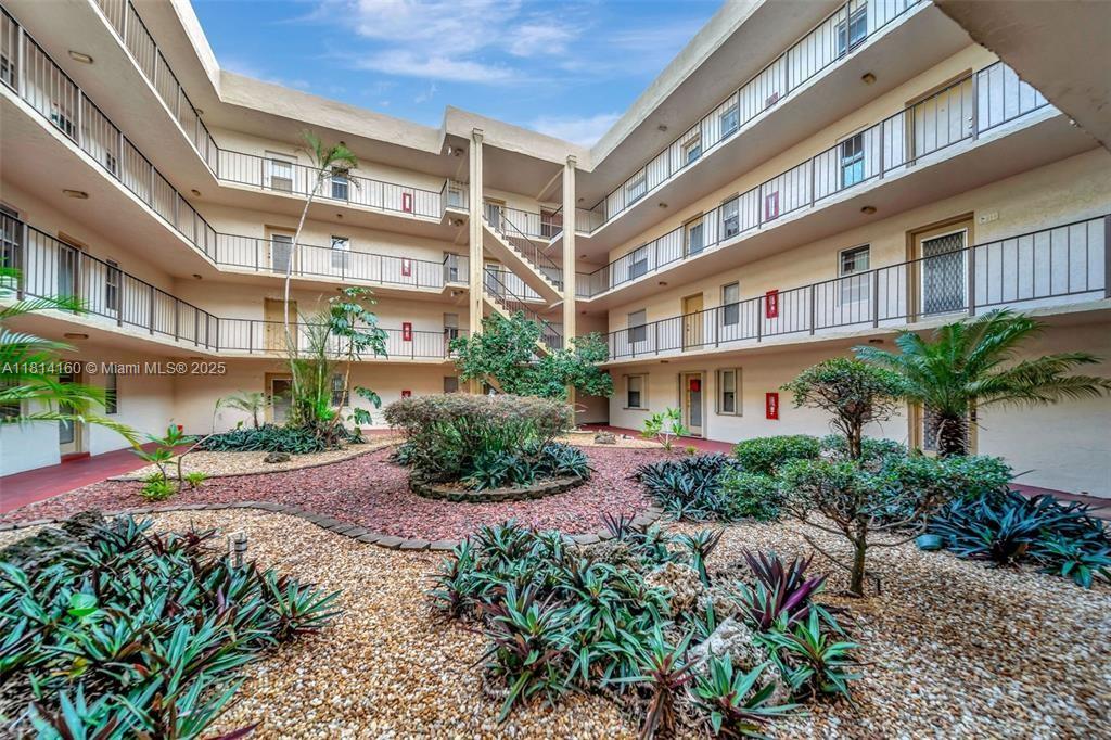 2801 Somerset Dr 201, Lauderdale Lakes, Broward County, Florida - 2 Bedrooms  
2 Bathrooms - 