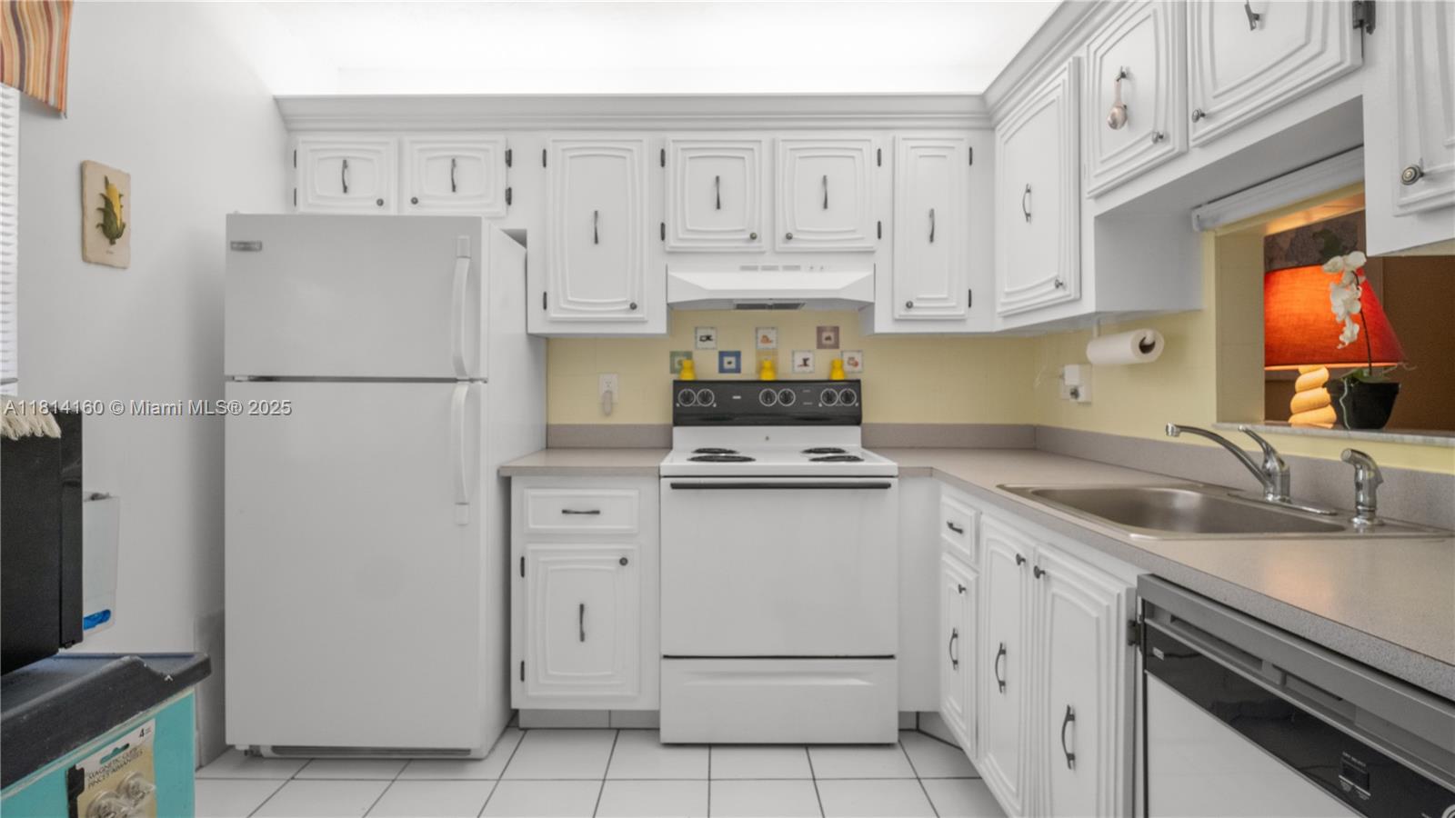 SOMERSET SEVEN CONDO - Residential