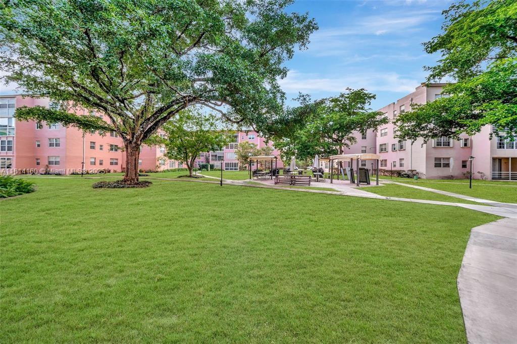 SOMERSET SEVEN CONDO - Residential