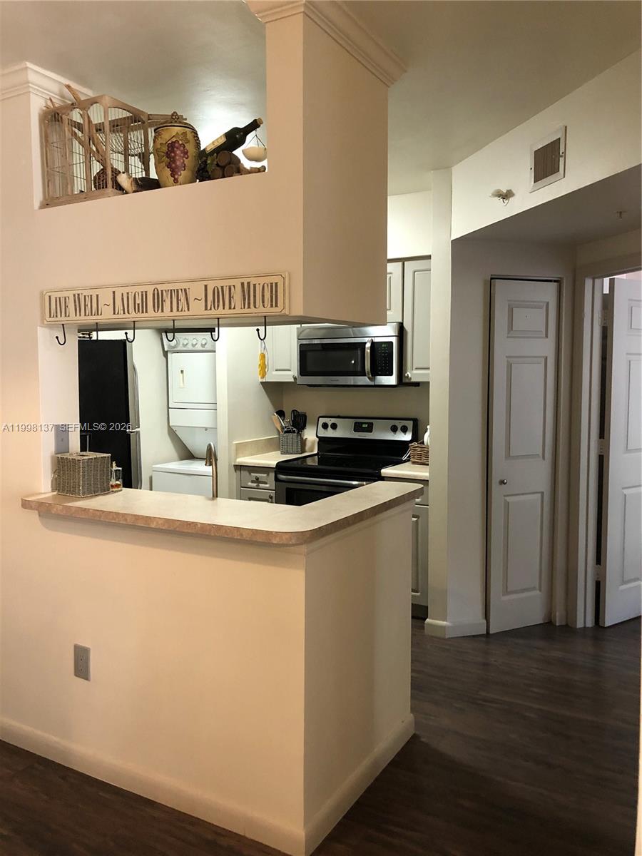 PORTO BELLAGIO CONDO - Residential Lease