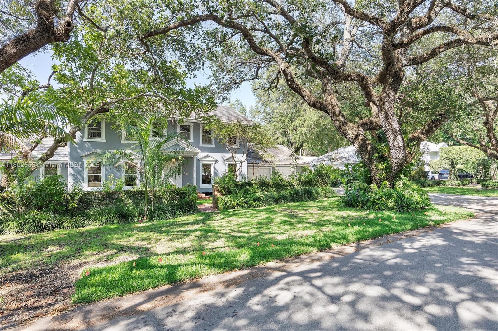 CORAL GABLES BISC BAY SEC - Residential