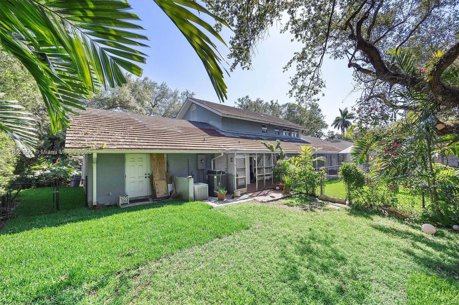 CORAL GABLES BISC BAY SEC - Residential