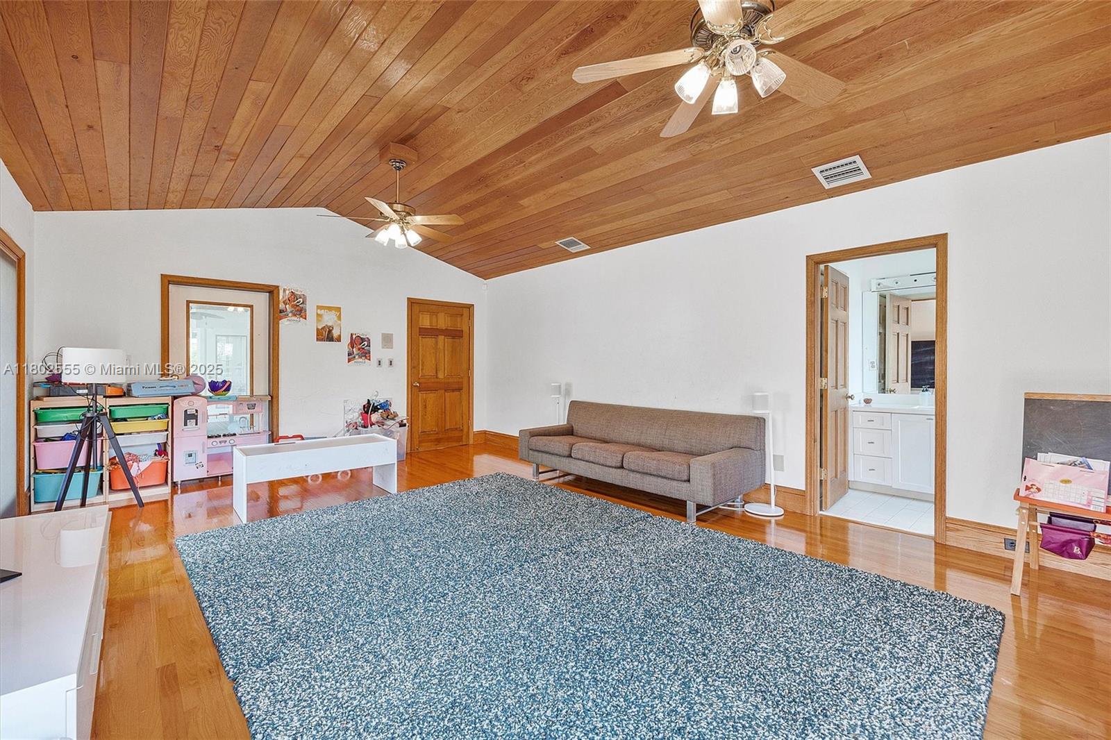 CORAL GABLES BISC BAY SEC - Residential