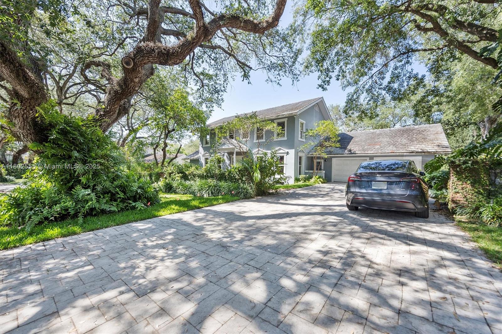 CORAL GABLES BISC BAY SEC - Residential