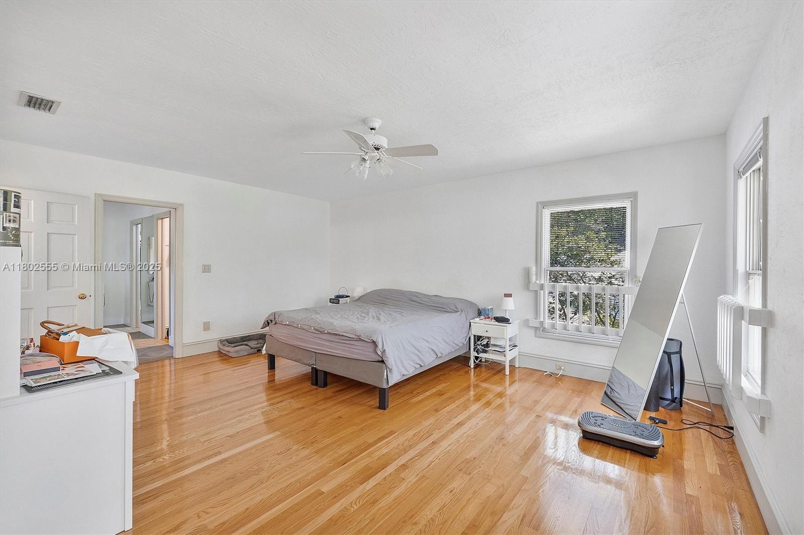 CORAL GABLES BISC BAY SEC - Residential