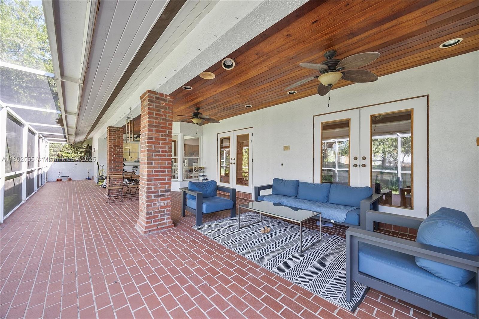 CORAL GABLES BISC BAY SEC - Residential