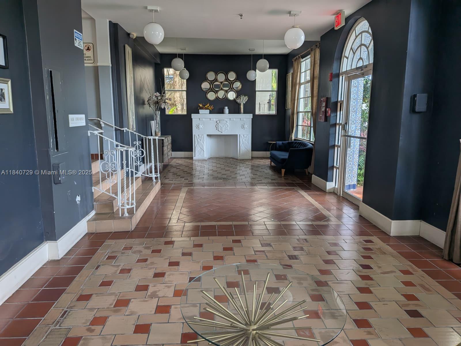 1008 Jefferson Ave 202