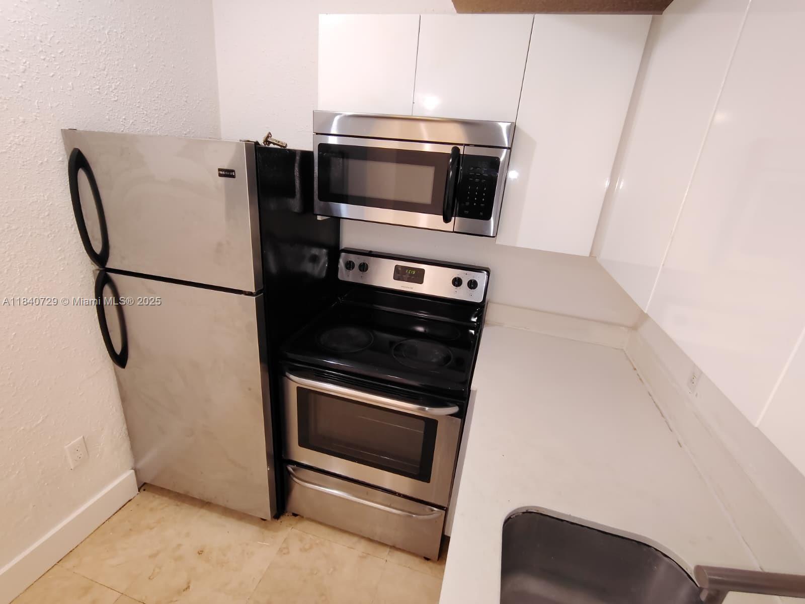 1008 Jefferson Ave 202